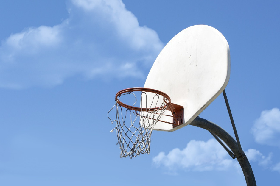 石奎规则挡不住他！王俊杰签约金牛新赛季仍打NCAA，未来去向自己决定