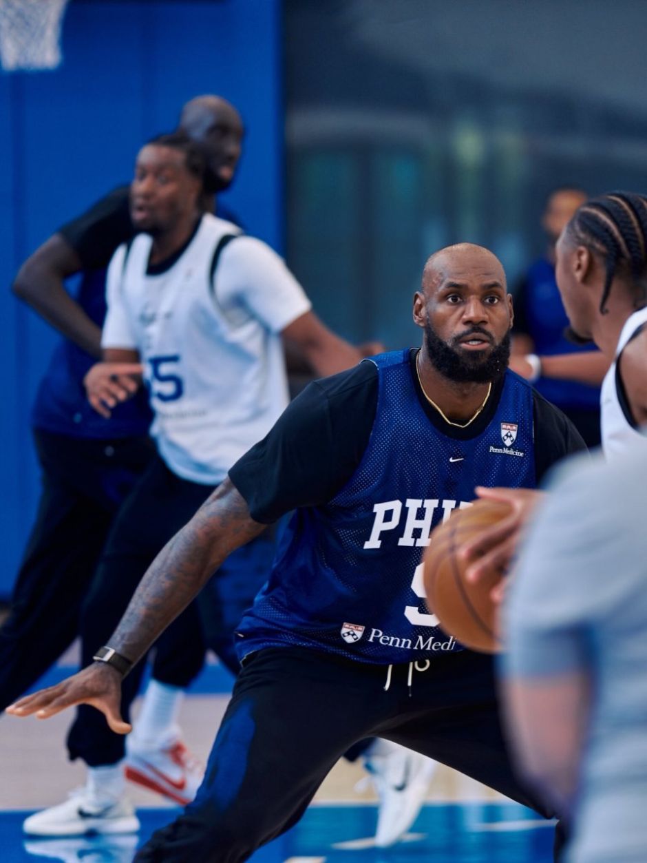 詹姆斯加盟助力！76人签下NBA第二大球衣赞助合同，年赞助费超3000万