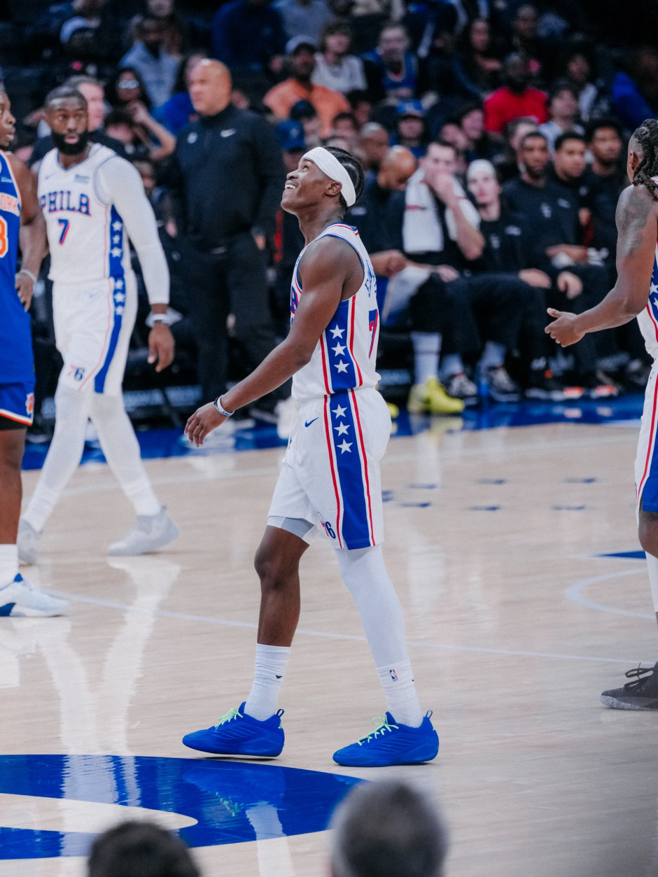 NBA高清直播在线直播：季前赛76人vs篮网（10月9日）詹姆斯有望登场？