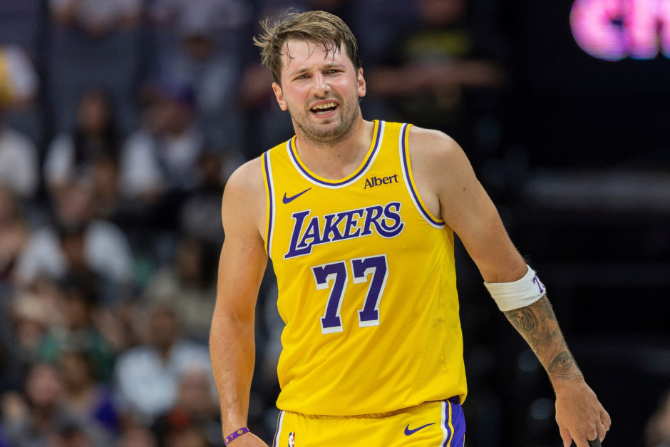 NBA高清直播在线直播：季前赛掘金vs湖人（10月17日）约基奇PK东契奇