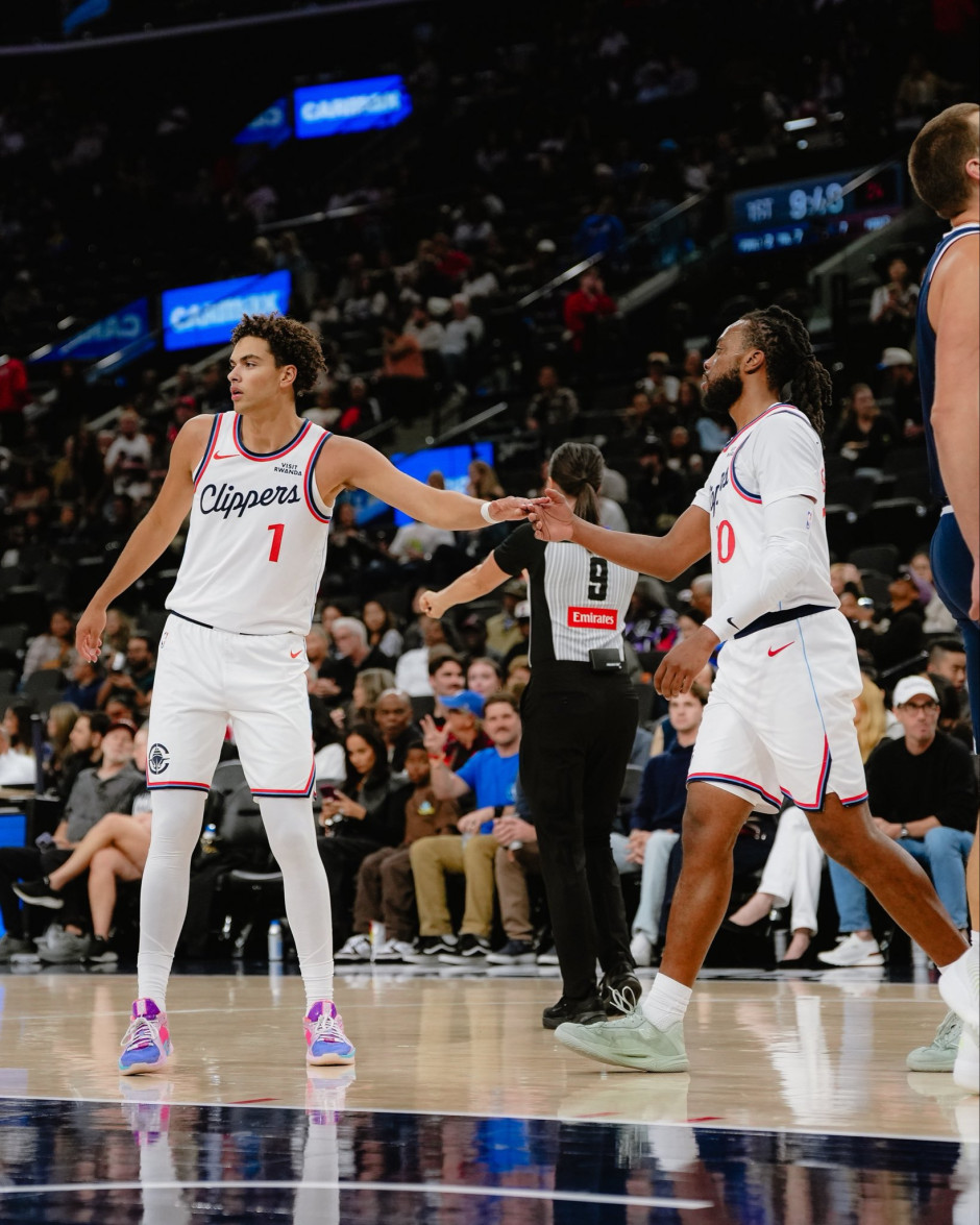 nba直播在线观看高清直播：常规赛快船vs湖人（10.24）附首发名单预测