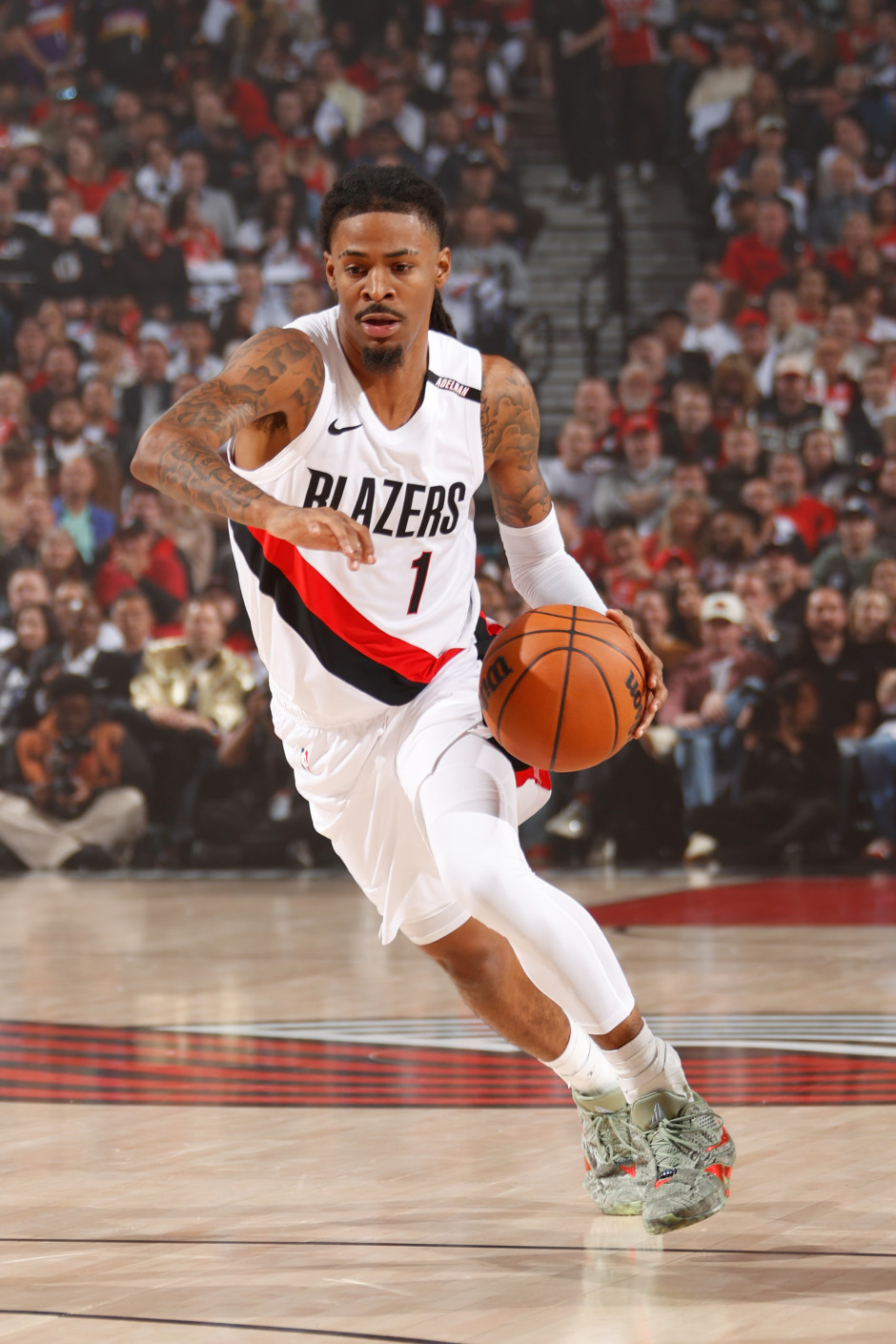 NBA高清直播在线直播：常规赛开拓者vs国王（10月24日）利拉德对位7号秀阿卡夫