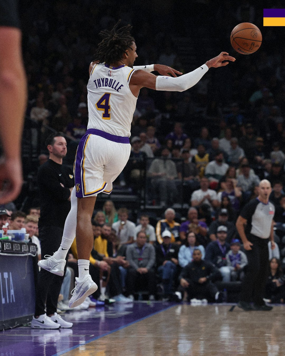 nba直播在线观看高清直播：常规赛开拓者vs湖人（10.28）附首发名单预测
