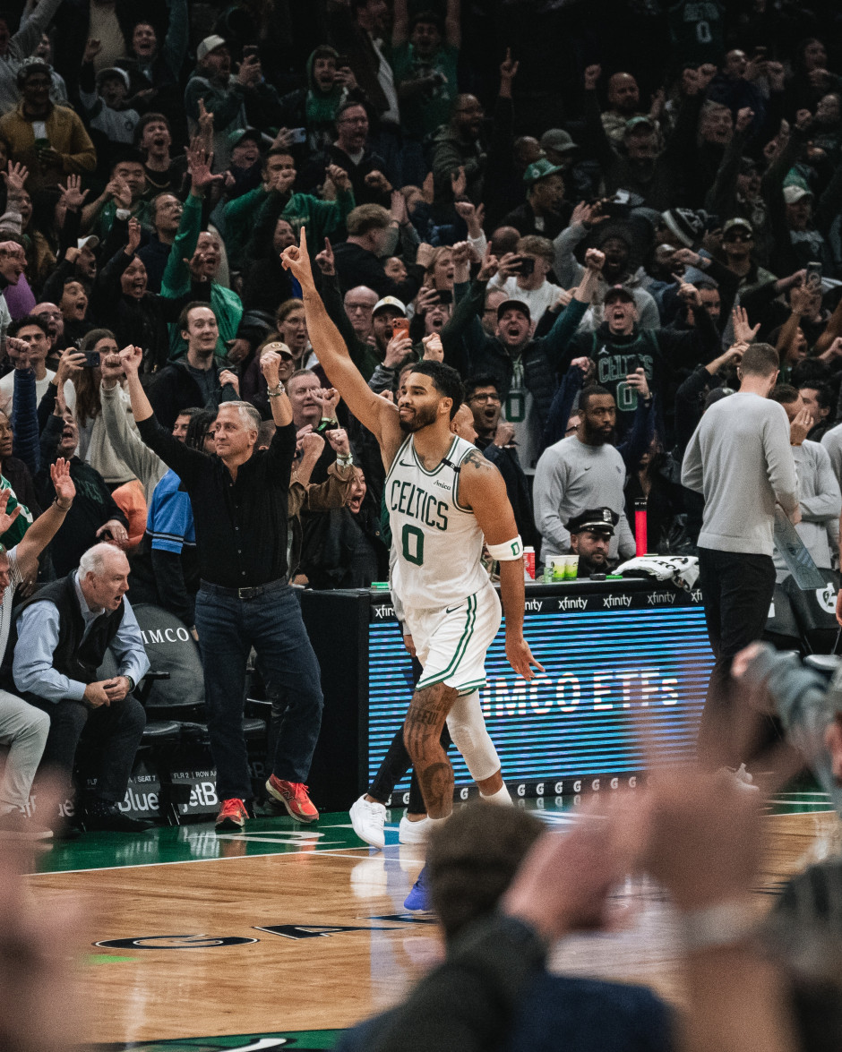 读秒中投绝杀！塔图姆轰40+8加时逆转取三连胜-NBA官方为他喝彩