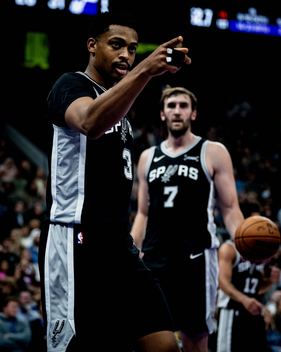 nba直播在线观看高清直播：常规赛国王vs马刺（10.28）附首发名单预测