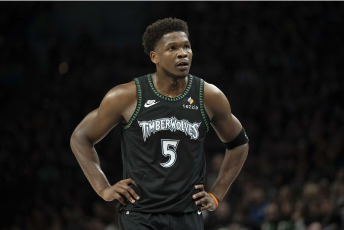 场均33.3分！NBA森林狼最新消息：爱德华兹右膝手术成功，预计缺阵两个月