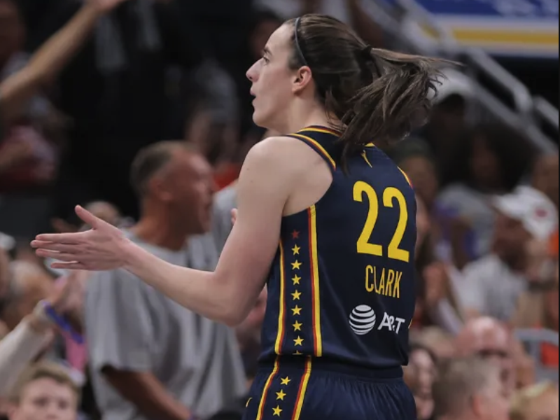 詹姆斯社媒致敬克拉克：欢迎回归！展现＂CC效应＂