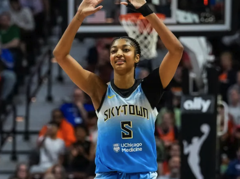 里斯创WNBA历史纪录 23岁斩获生涯首次三双