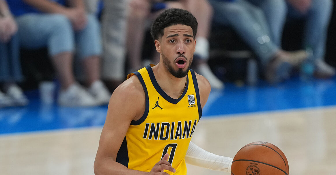 Shams：哈利伯顿遭遇右小腿拉伤 将接受MRI检查确诊伤情