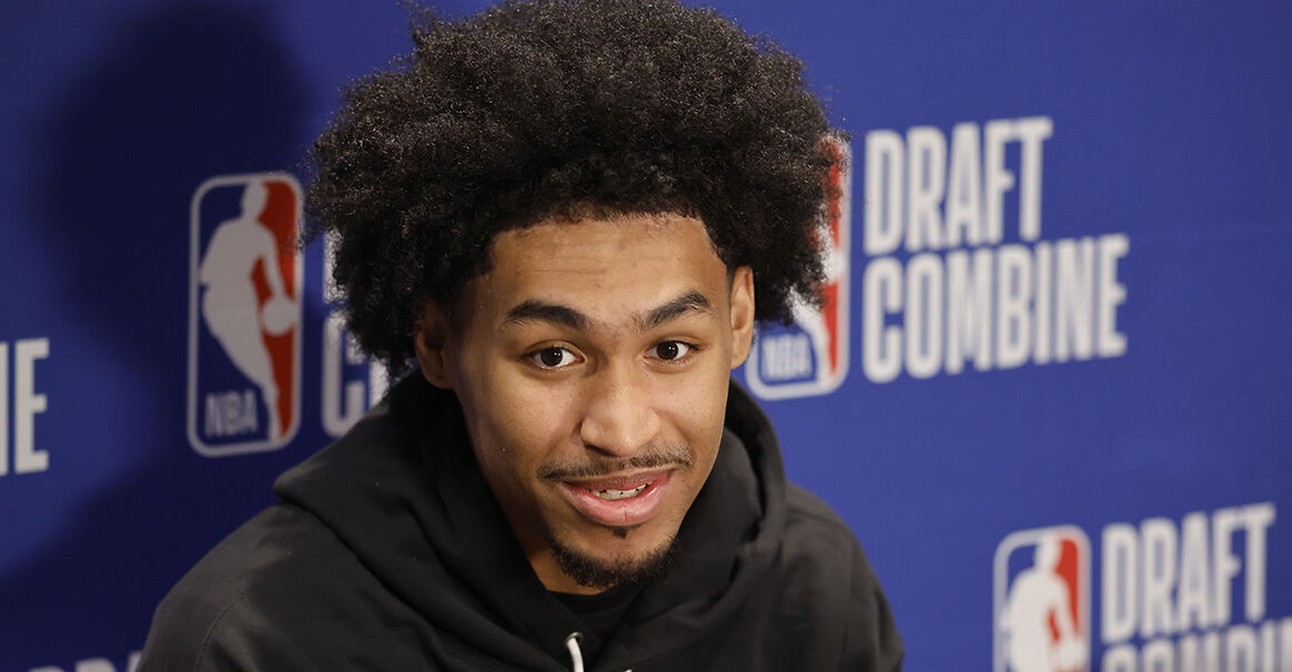 76人积极运作升级选秀权 打包多首轮报价马刺榜眼签瞄准哈珀