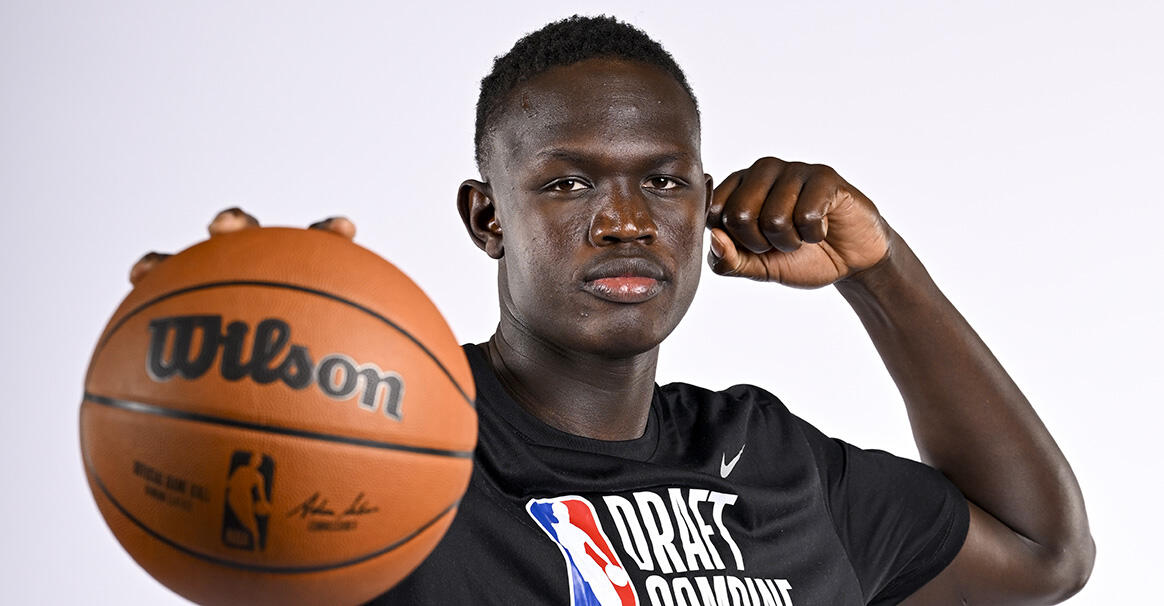 2025年NBA选秀焦点:南苏丹巨塔卡曼-马鲁阿奇潜力解析 2025年NBA选秀焦点:南苏丹巨塔卡曼-马鲁阿奇潜力解析