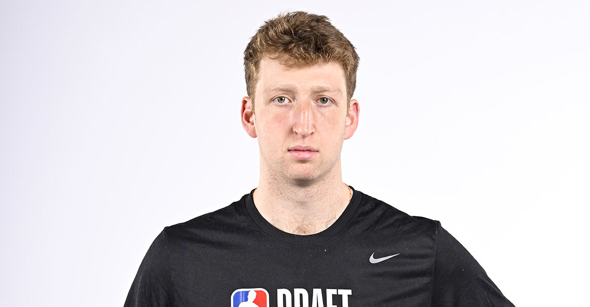 2025年NBA选秀潜力股:全能内线丹尼-沃尔夫深度解析 2025年NBA选秀潜力股:全能内线丹尼-沃尔夫深度解析