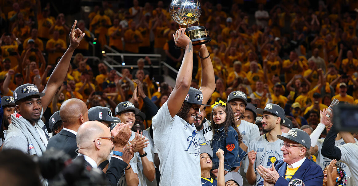 卡莱尔强调续约特纳为休赛期首要任务：他是步行者十年基石