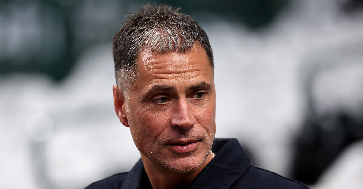 湖人明确休赛期首要目标:全力补强中锋位置 湖人明确休赛期首要目标:全力补强中锋位置