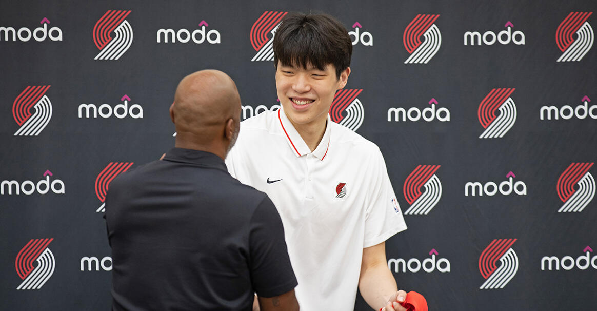 杨瀚森谈NBA前景:努力吸收约基奇姚明优点 杨瀚森谈NBA前景:努力吸收约基奇姚明优点