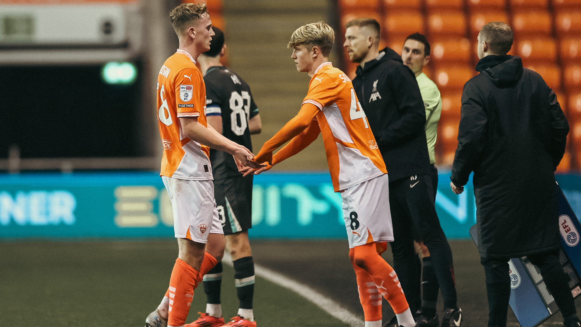 利物浦继续补强青训梯队 签下英格兰16岁天才新星 利物浦继续补强青训梯队 签下英格兰16岁天才新星