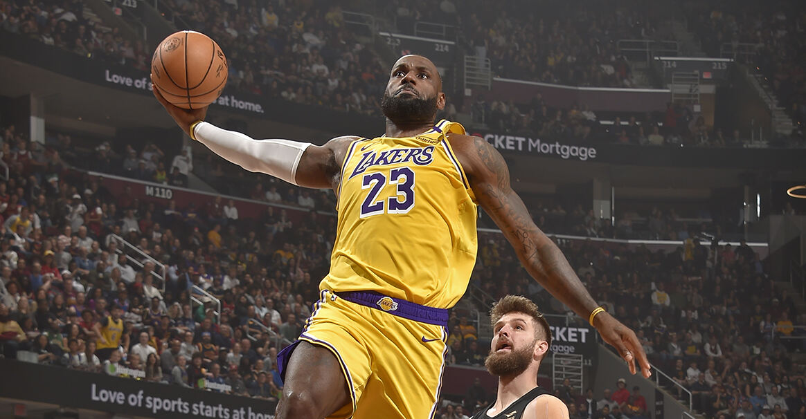 湖人薪资空间受限 詹姆斯预计执行球员选项