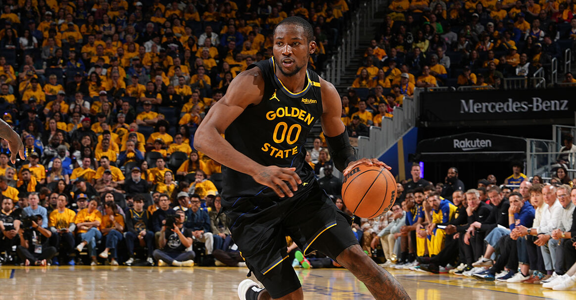 库明加或与勇士签短约 多队观望引援难度 库明加或与勇士签短约 多队观望引援难度