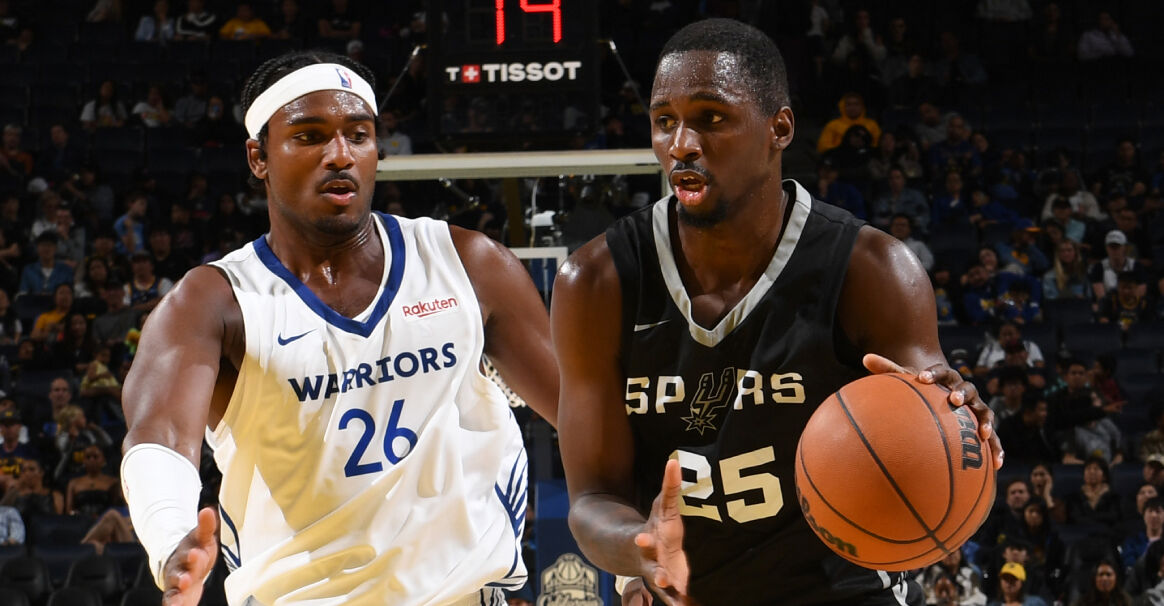 马刺夏联险胜勇士 加西亚25分率队迎首胜 马刺夏联险胜勇士 加西亚25分率队迎首胜