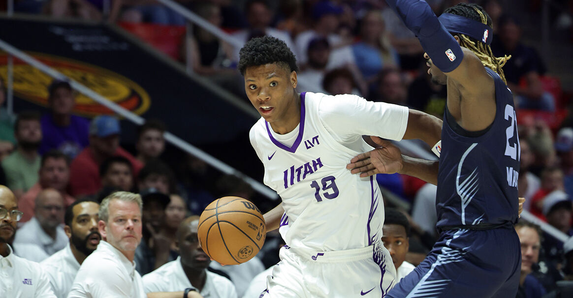 爵士17分大逆转险胜灰熊 森萨鲍37分献制胜抢断 爵士17分大逆转险胜灰熊 森萨鲍37分献制胜抢断