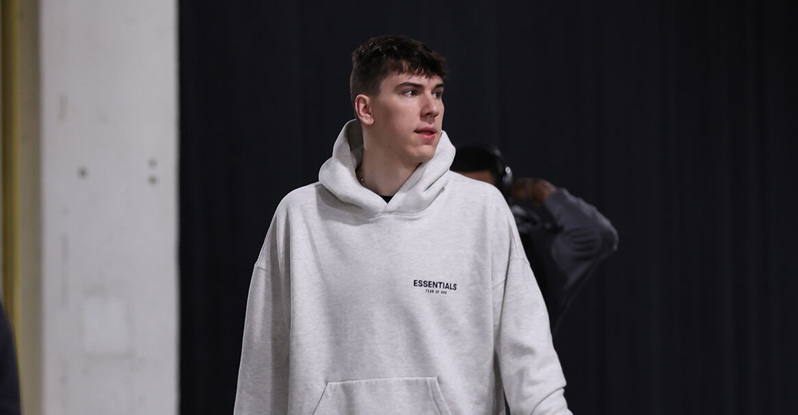 拉拉维亚加盟湖人圆父梦 自信适配新东家体系