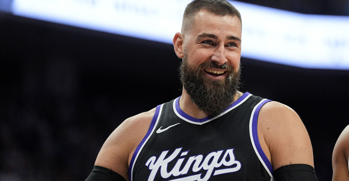 瓦兰丘纳斯留守掘金 第二年合同获保障