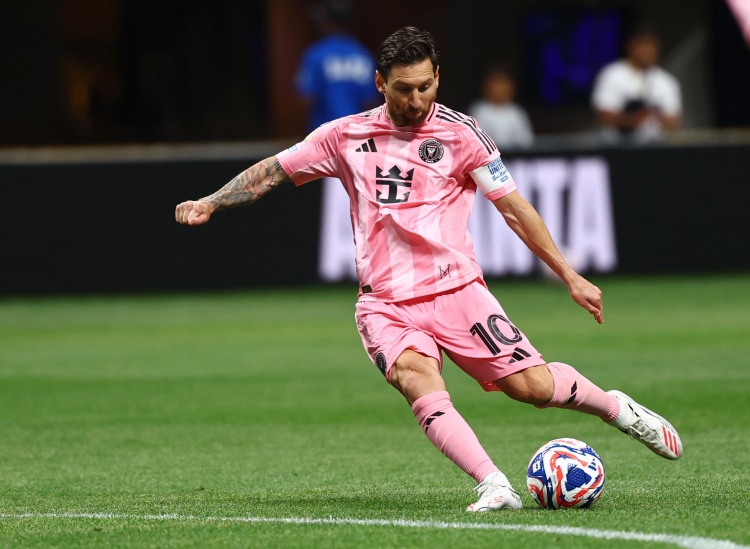 马斯切拉诺：梅西在迈阿密享受足球生活