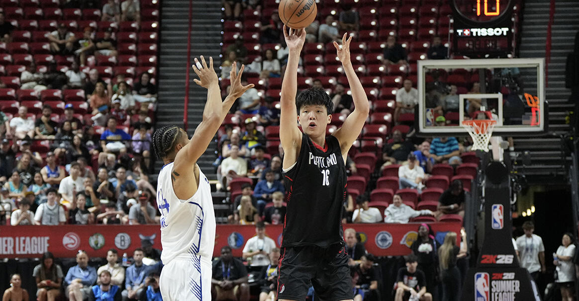 杨瀚森夏联首秀全能表现 开拓者33分大胜勇士