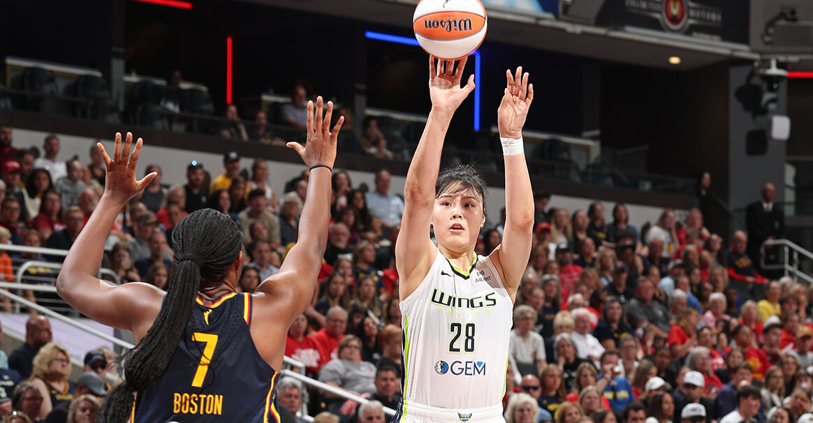 狂热主场大胜飞翼 克拉克全能表现率队取胜 狂热主场大胜飞翼 克拉克全能表现率队取胜