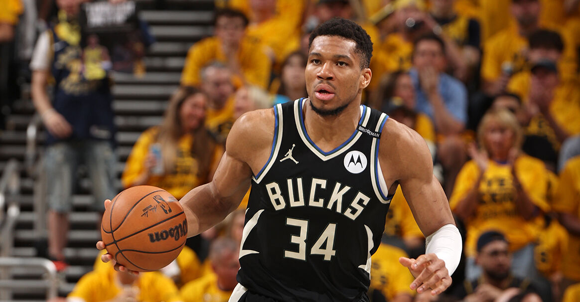 雄鹿总裁回应字母哥离队传闻:双方关系依旧稳固 雄鹿总裁回应字母哥离队传闻:双方关系依旧稳固